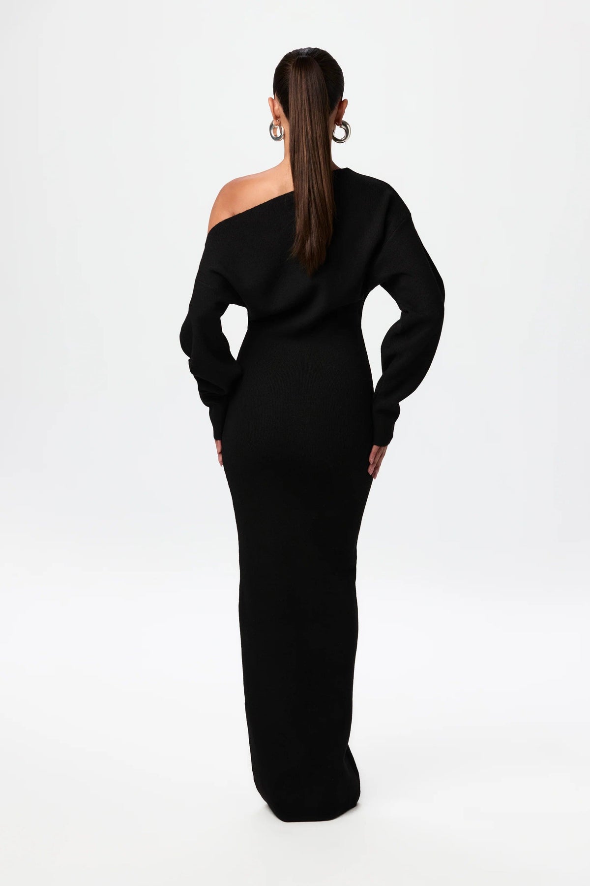 Rowan | Elegant Off-Shoulder Knit Maxi Dress