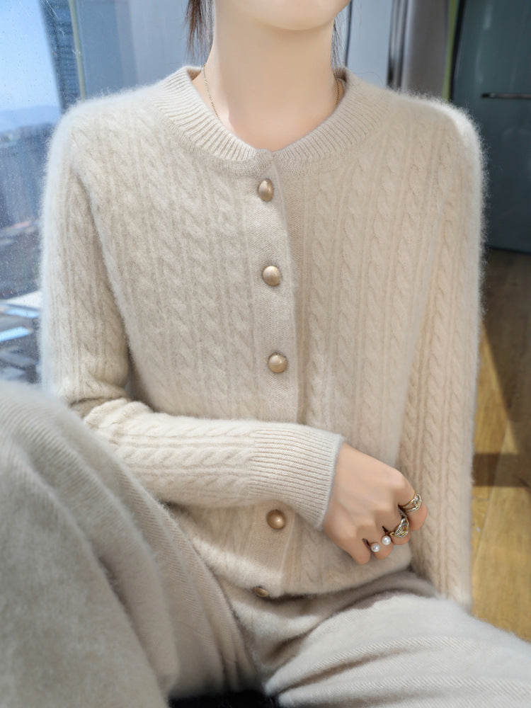 Ella | Lightweight Cable-Knit Cardigan with Decorative Buttons
