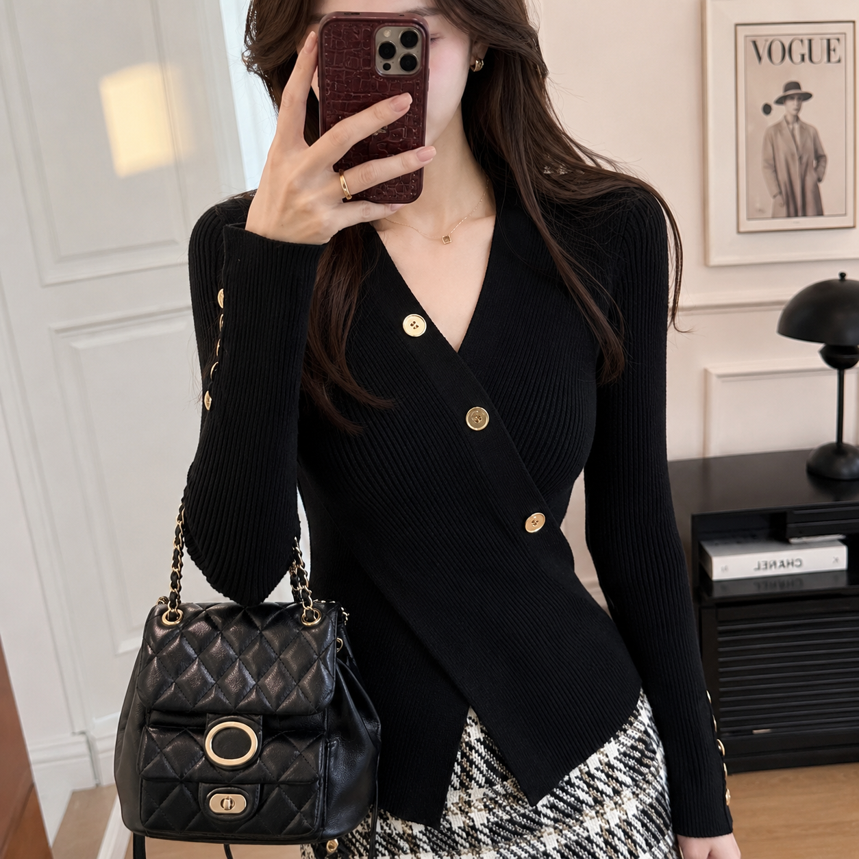 Cardigan con maniche ondulate e chiusura girevole