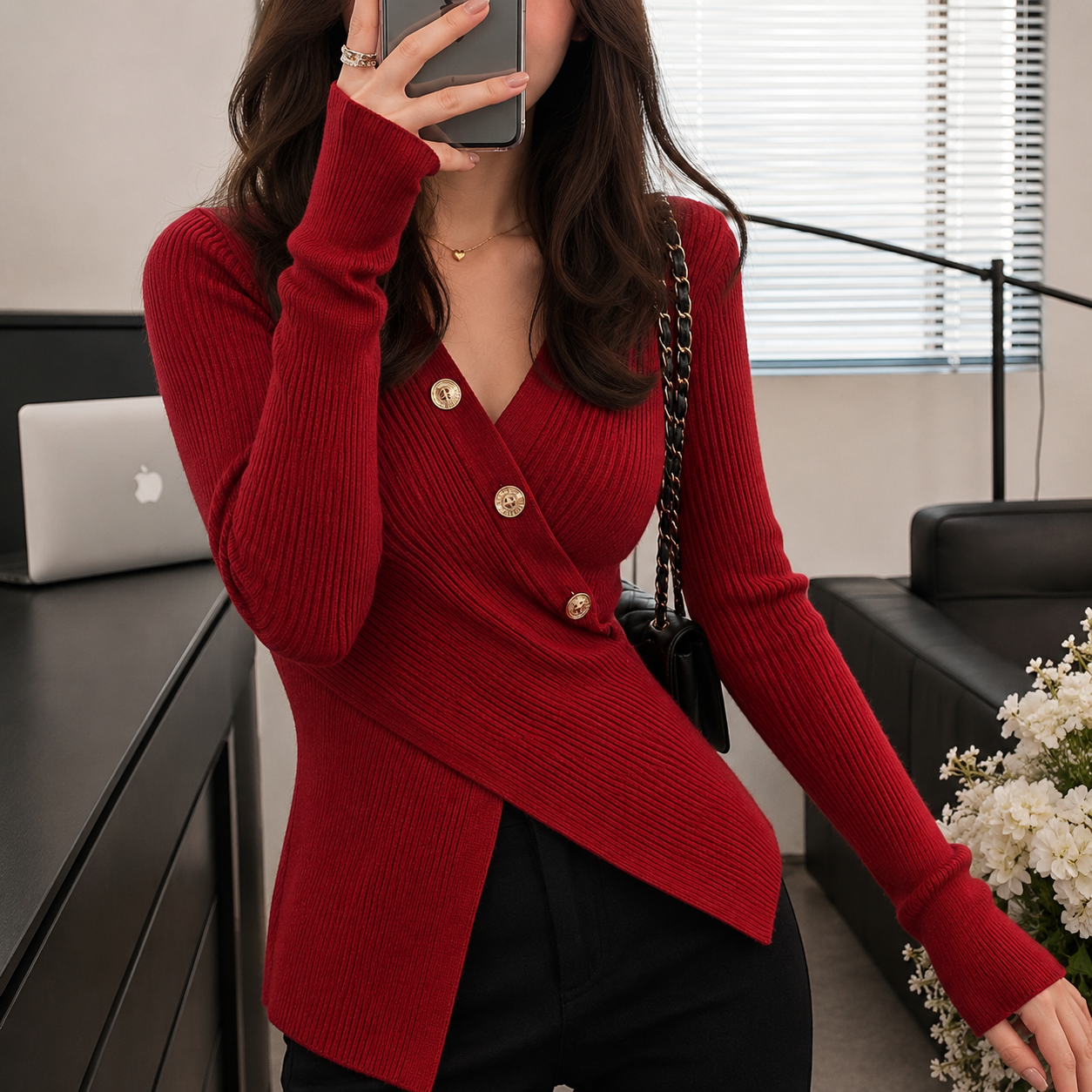 Cardigan con maniche ondulate e chiusura girevole