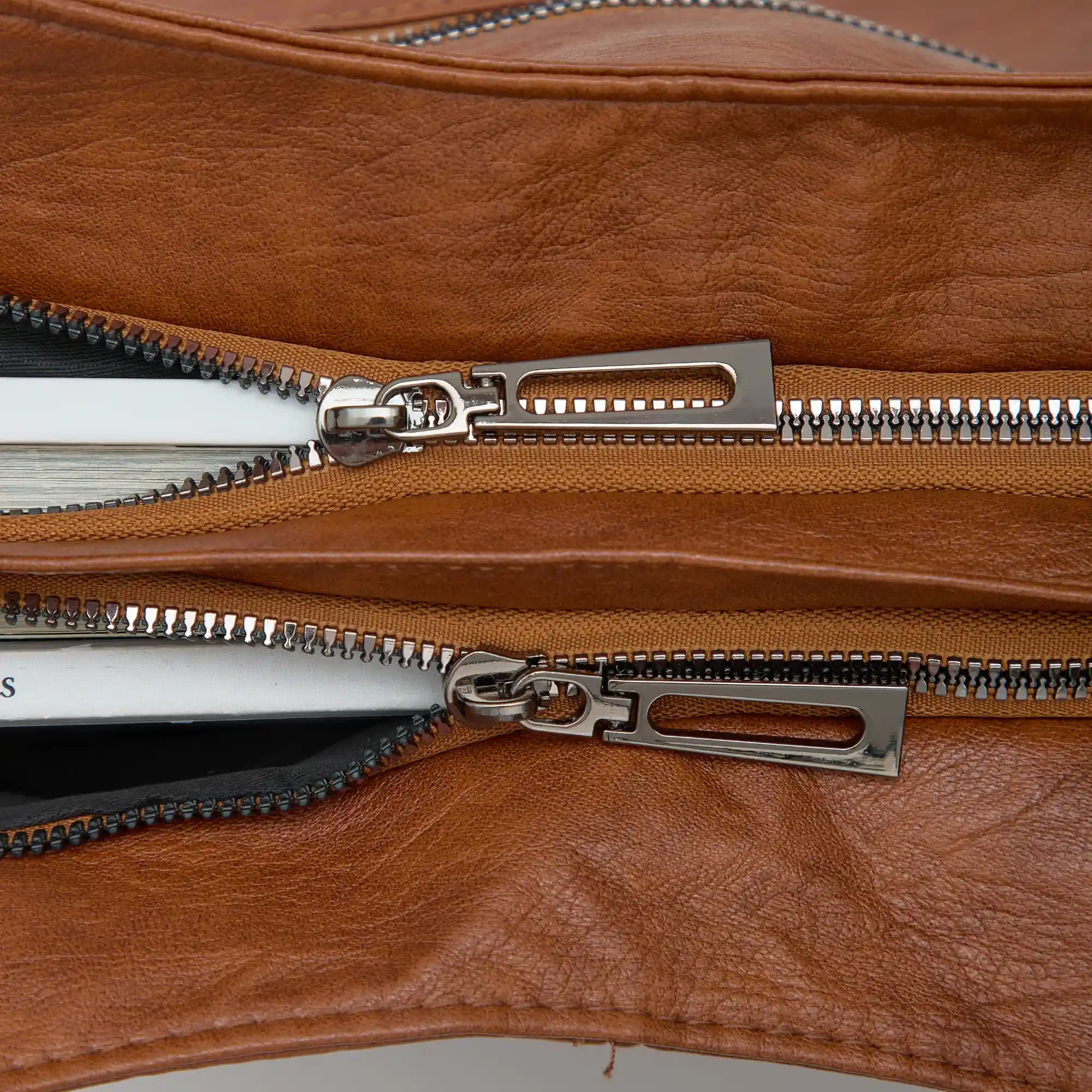 Launa | Crossbody Bag - Threadford