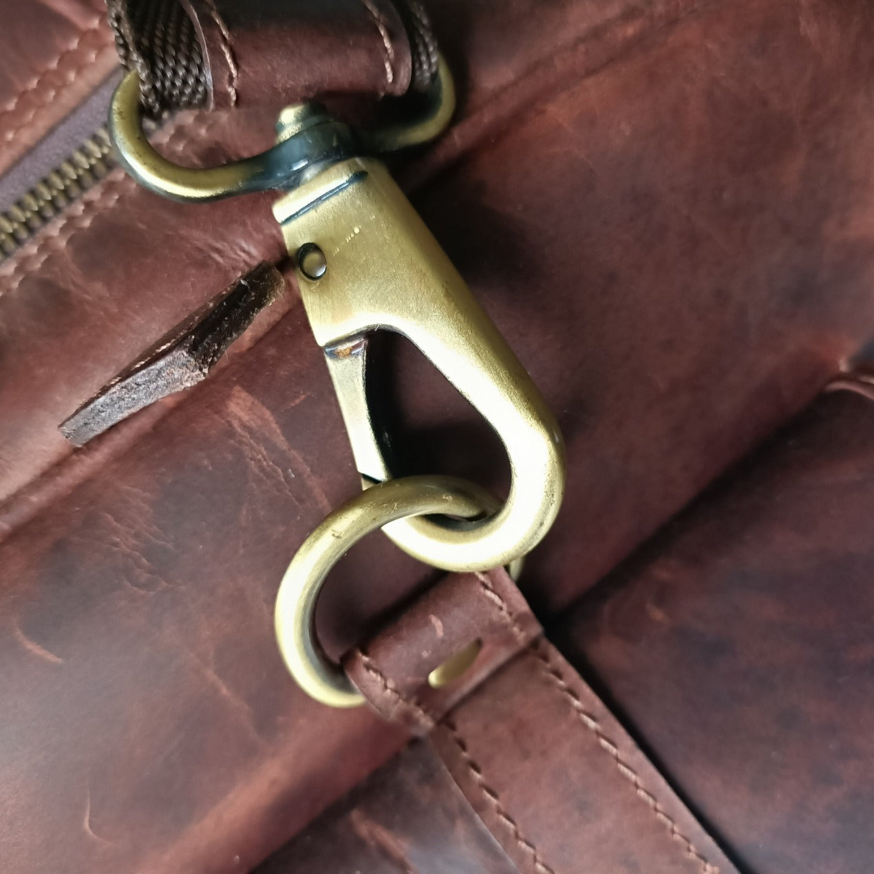 Dark Brown Leather Weekend Bag – Double Compartment Design - Threadford