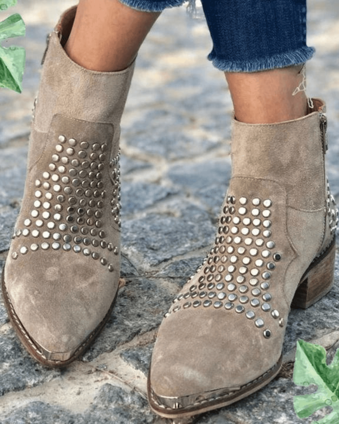 Chunky boots with pointed, structured toe in studded suede - Threadford