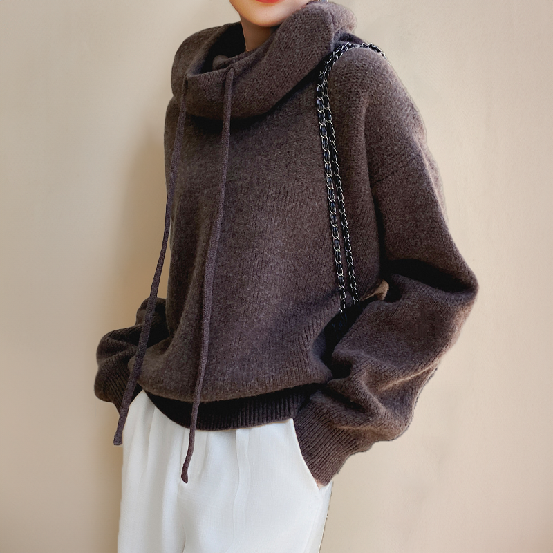 Lia - Elegant Tall Turtleneck Sweater - Threadford