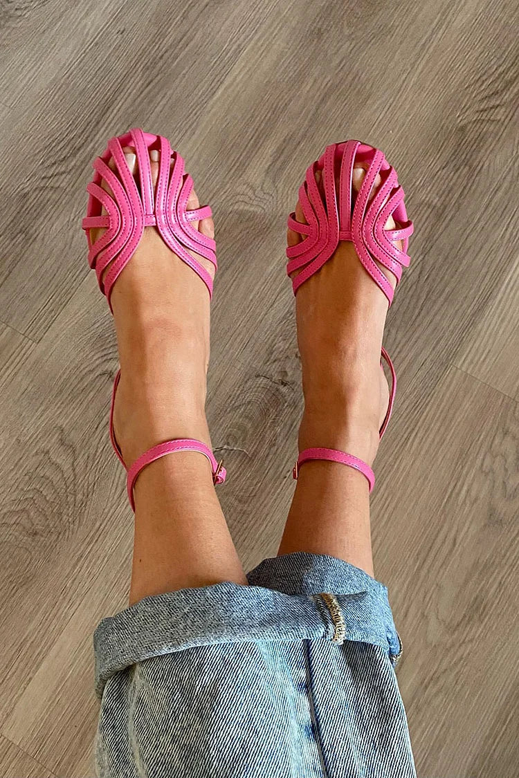 SOLE | Elegant flat woven sandals for a sophisticated look - Threadford