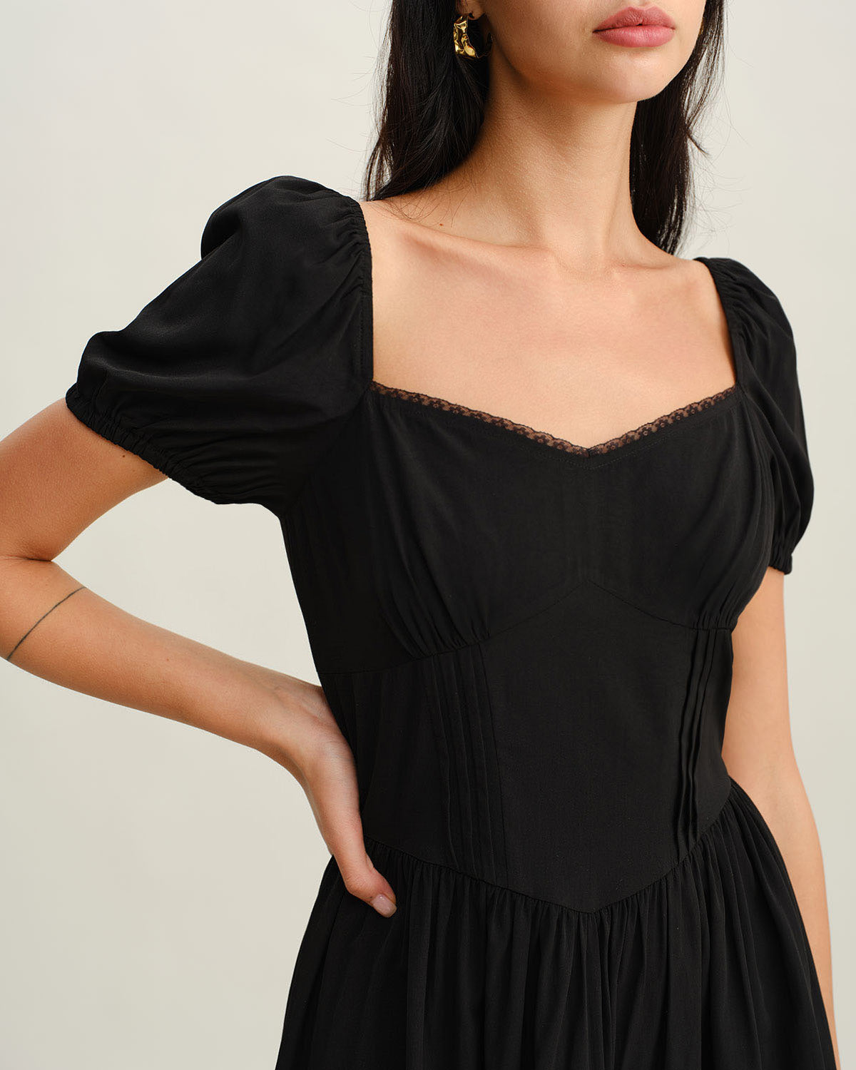 Black Sweetheart Neck Puffed Sleeve Mini Dress - Threadford