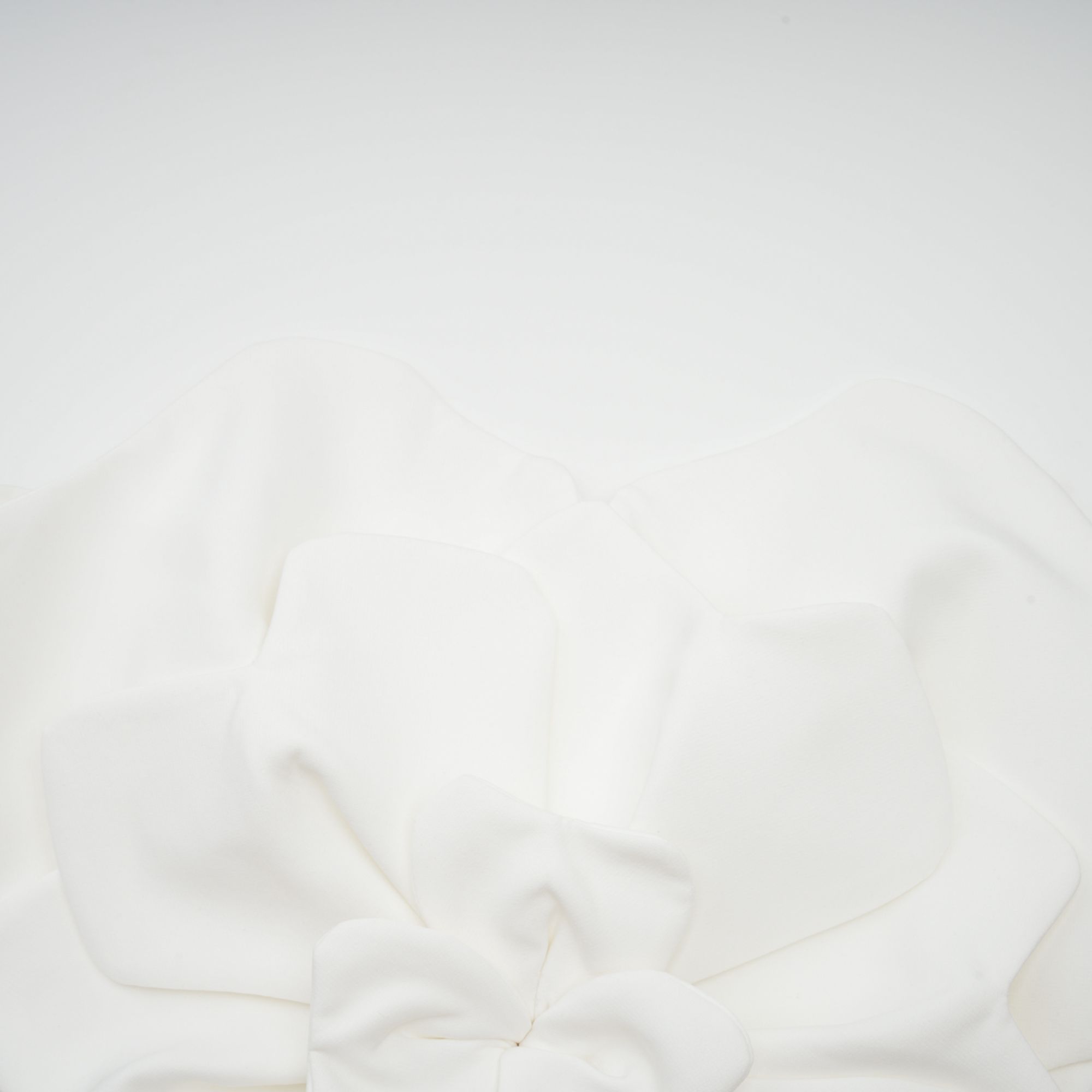 Pénélope White Floral Off-Shoulder Top - Threadford