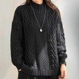 Amber | Chunky-Knit Turtleneck Sweater with Cable Pattern