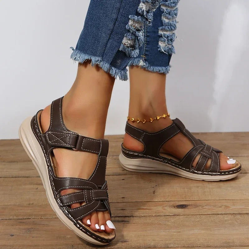 ABIGAIL | Orthopedic women's sandals with straps - Maison Sydney