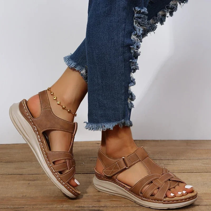 ABIGAIL | Orthopedic women's sandals with straps - Maison Sydney