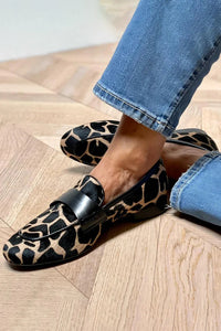 Mocassini slip-on color block con punta tonda e stampa mucca 