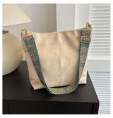 Modern and Functional Shoulder Bag for Women - Threadford