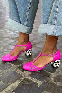 Scarpe con tacco grosso e fibbia con stampa a trecce fucsia e cinturino a T Geo 