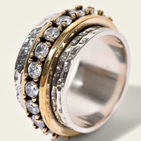 Anello classico vintage in oro e argento 