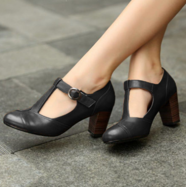 RACHELE | Elegant T-bar court shoes with low heel for a refined look - Threadford