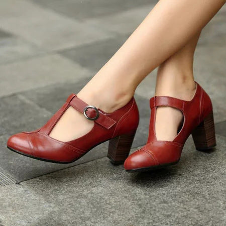 RACHELE | Elegant T-bar court shoes with low heel for a refined look - Threadford