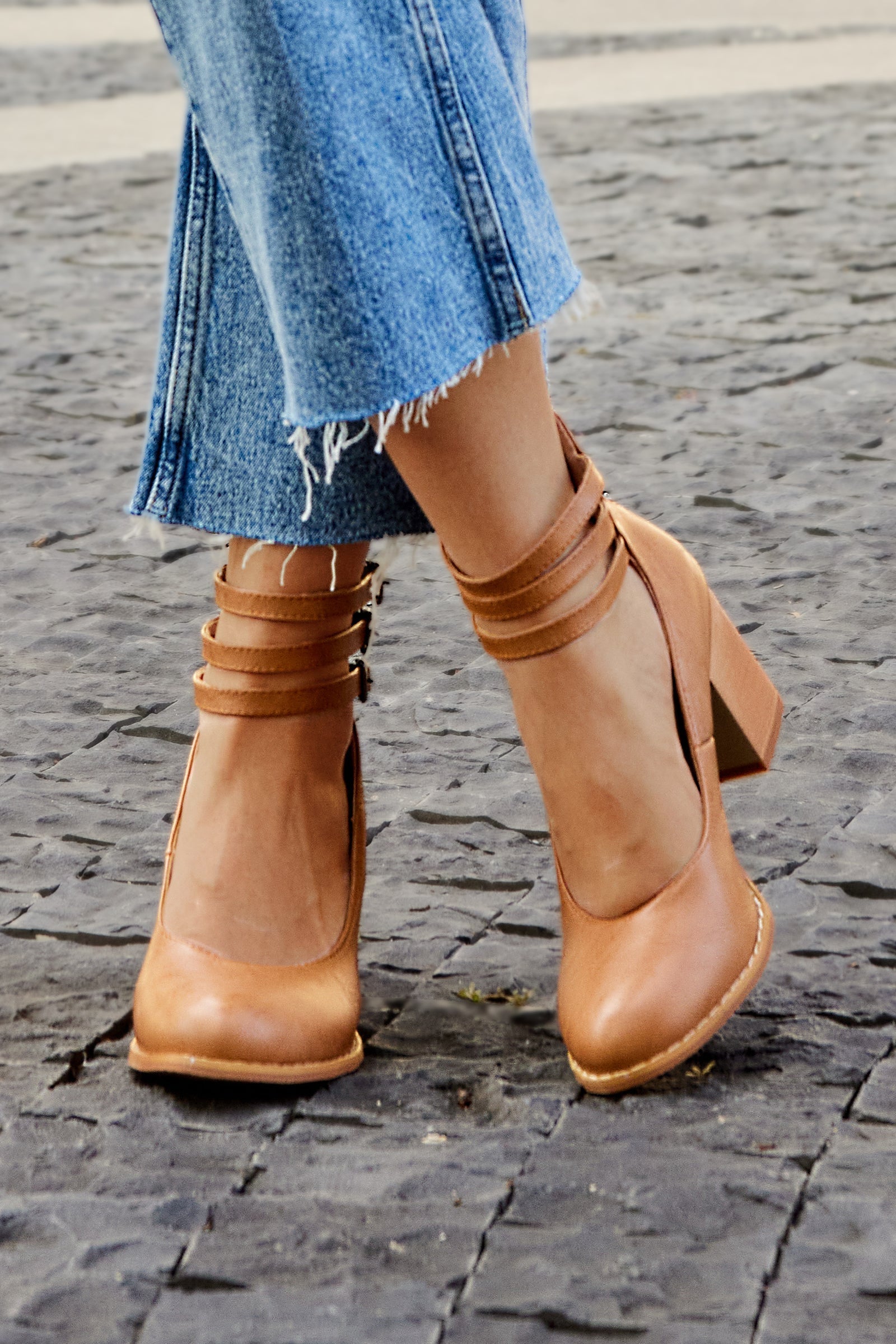 Caa™ | Elegant smooth sandals with ankle strap and chunky heel for a sophisticated look - Threadford