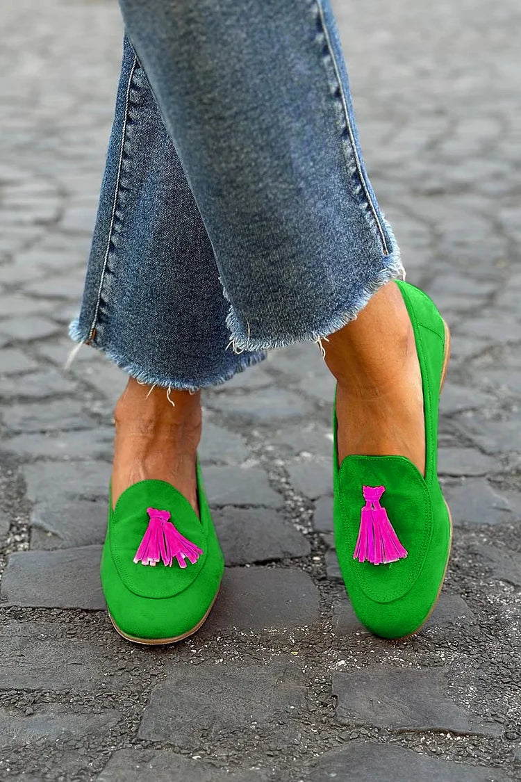 IRIS | Elegant Loafers with Contrast Tassels for a Unique Style - Threadford