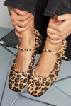 LIA | Elegant ballet flats with leopard print and strap for a unique style - Threadford