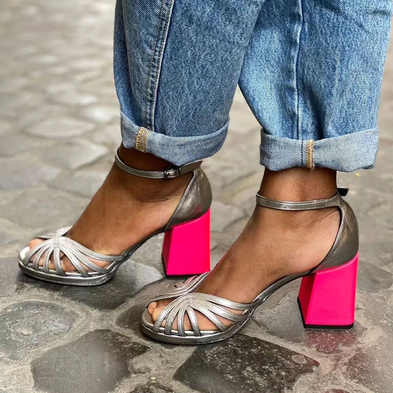 Naelle™ | Glossy sandals with a chunky heel and refined buckle for an elegant style - Threadford