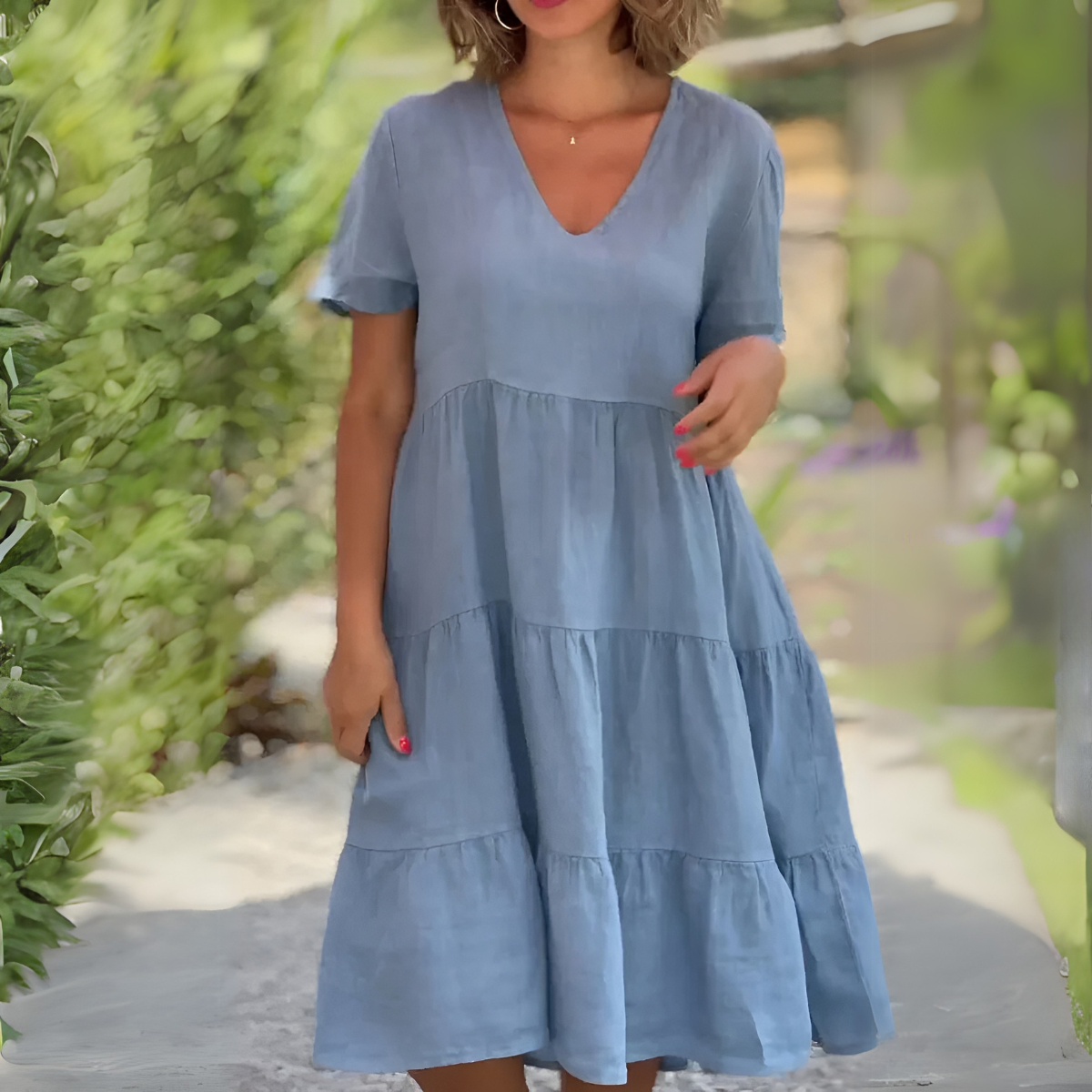 Luce | Flowing Dress with V-Neck - Threadford