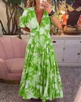 Carine | Dress with V-Neck and Floral Pattern - Threadford