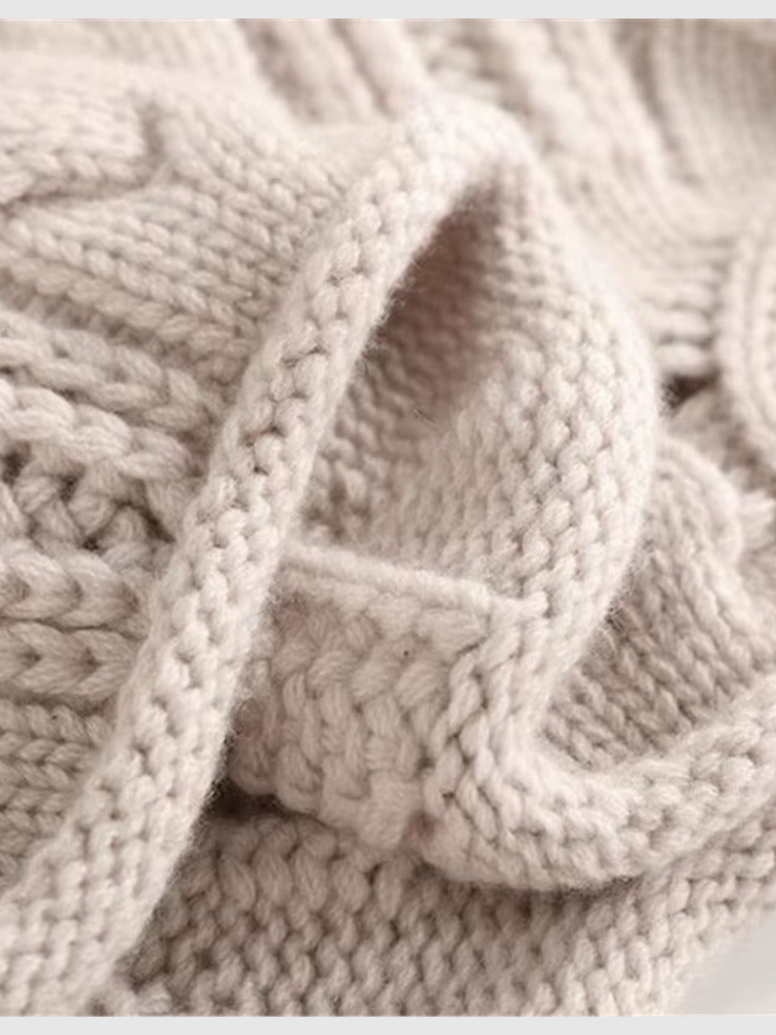 Carla - Elegant Wool Sweater - Threadford