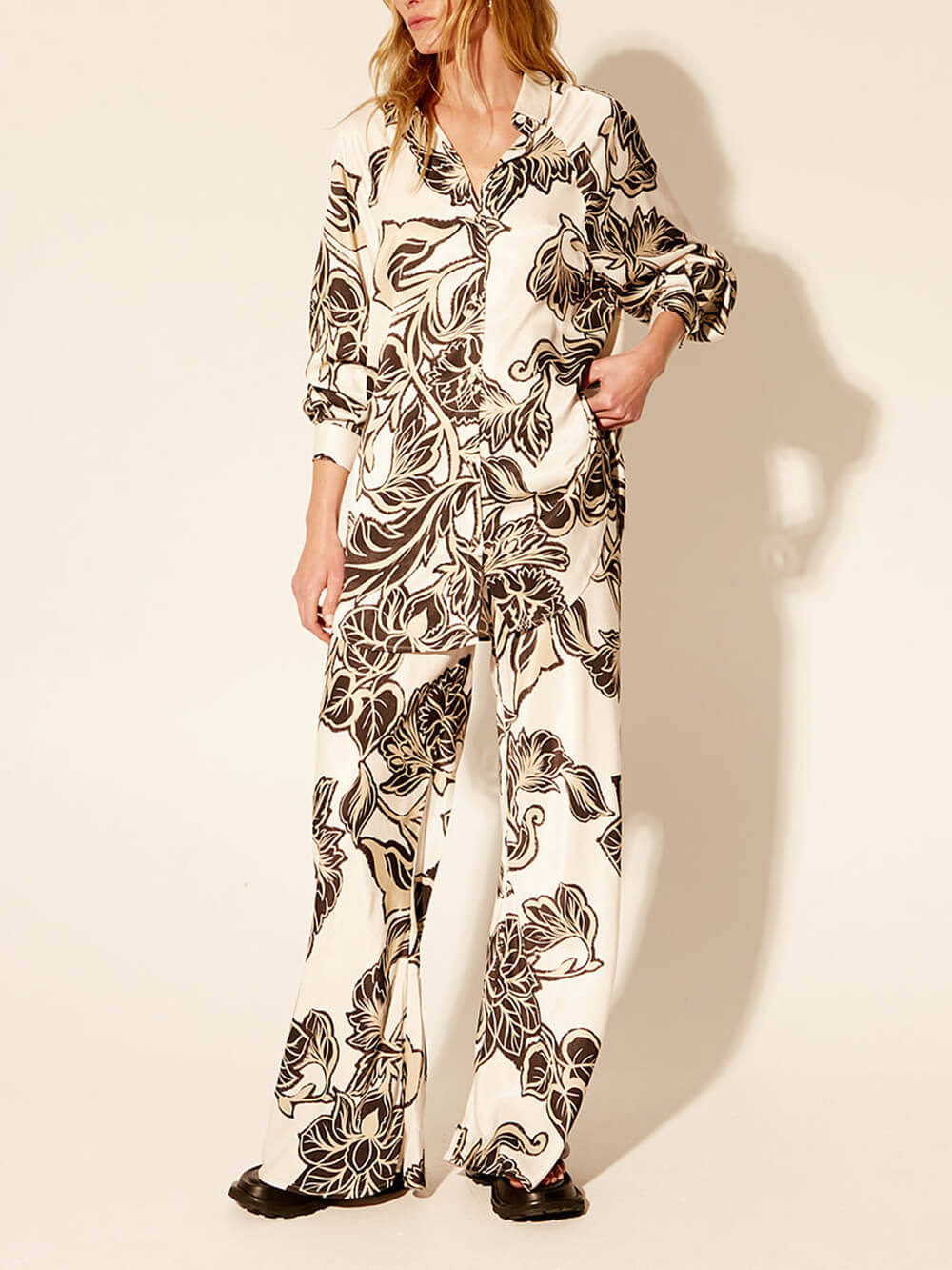 Exquisite Floral Print Loose Oversized Shirt - Threadford