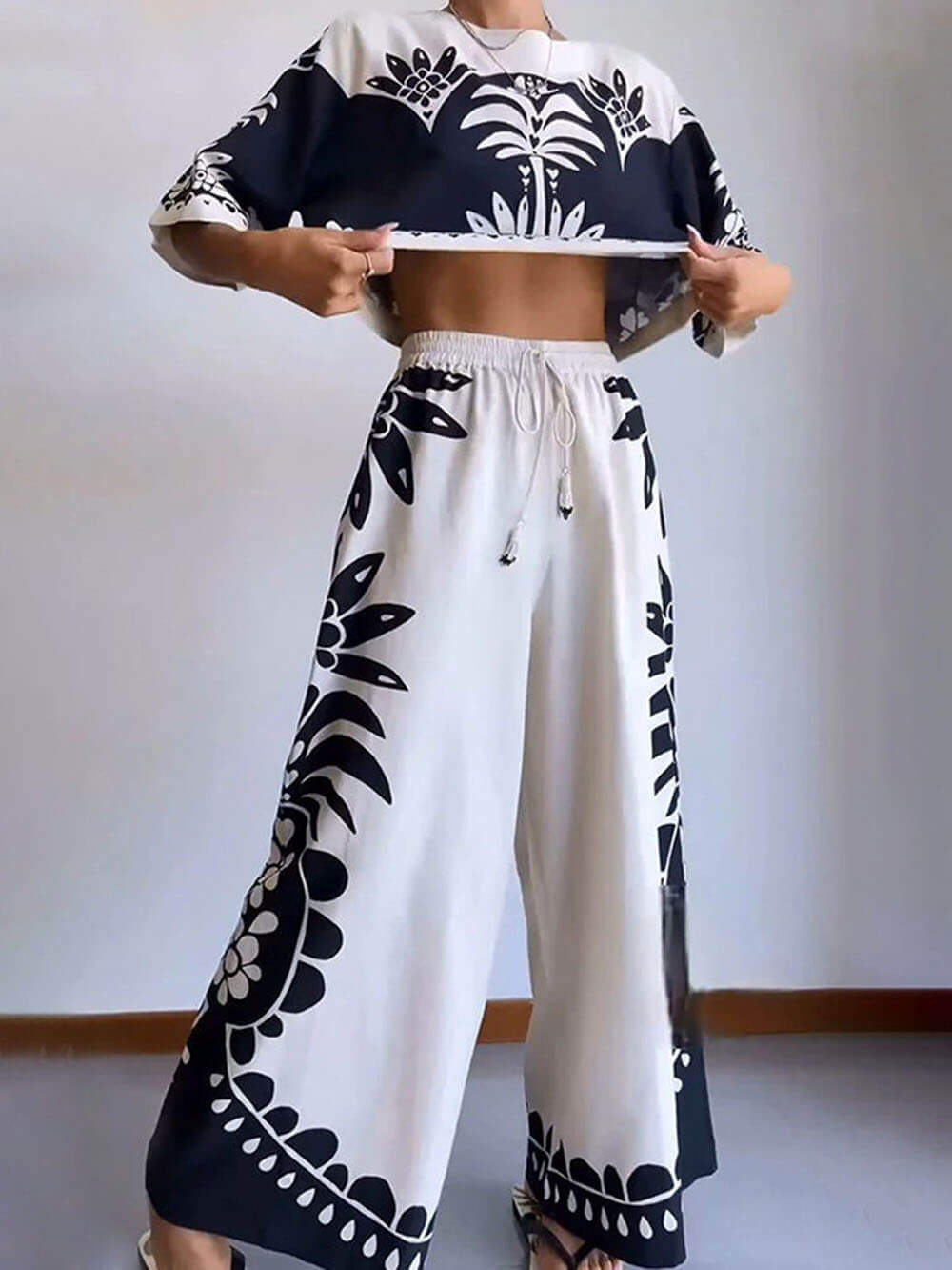 Ethnic Print Loose Short-Sleeved Suit - Threadford